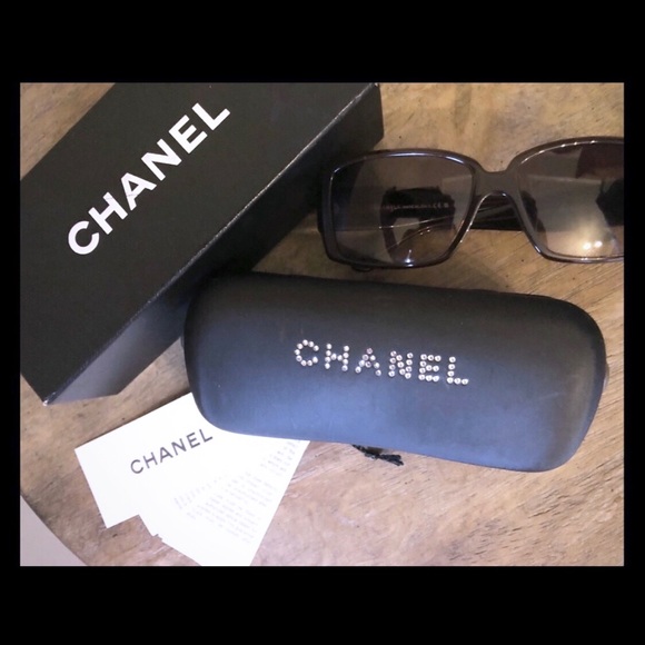 Chanel Rare Auth. Classic Strass Sunglasses - Picture 2 of 10